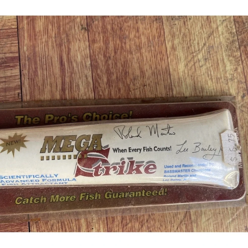 New Megastrike Fish Attractant Crawfish Formula Fishing Lure Bait Smell Tube 2Oz